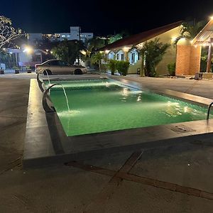 Dhania Cenang Beach Motel